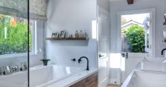 beach-style-bathroom