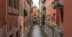 La finestra di Via Piella: uno sguardo alla Piccola Venezia di Bologna