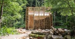 Il legno è impilato