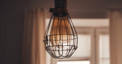 Gioca con l'altezza delle lampadine