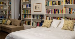 A letto con uno scrittore? A Napoli si può con l'hotel-libreria