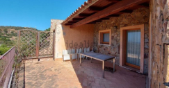 Una villa in Sardegna con vista mare all’asta su idealista, si parte da 277mila euro