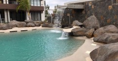 Piscine di sabbia in giardino, come avere una spiaggia in casa tutto l’anno