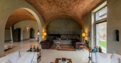 Una villa storica ristrutturata a Montepulciano in vendita per 2,18 milioni