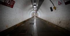 Interno del tunnel pedonale di Woolwich