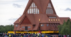 Una auténtica obra de ingeniería: traslado de una iglesia en bloque en Suecia