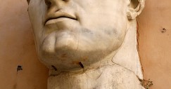 Busto dell'imperatore Costantino I, fondatore di Costantinopoli, conservato nei Musei Capitolini di Roma