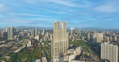 L'edificio è stato costruito nell'ambito della riqualificazione di un insediamento informale