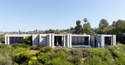 El ‘búnker’ del fundador de Oakley en Beverly Hills se vende por 47 millones de dólares