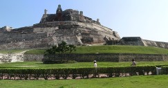 Il castello di San Felipe de Barajas si erge sulla collina di San Lázaro