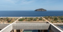 La terra rimossa ha formato tetti verdi e terrazze percorribili