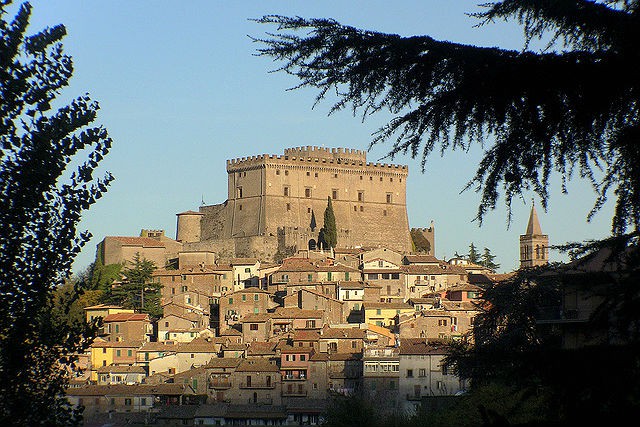 il castello orsini di soriano nel cimino (foto: StefanoRomeTour flickr.com cc)