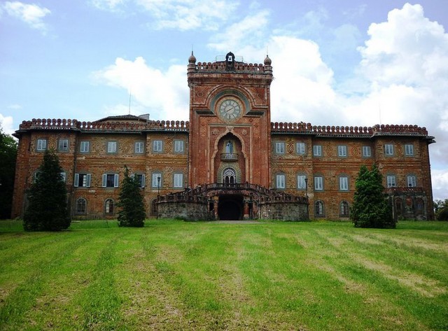 Facciata del Castello di Sammezzano