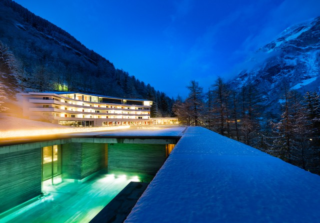 Lusso futuristico per un hotel in stile james bond (fotogallery ... Hotel svizzera montagna