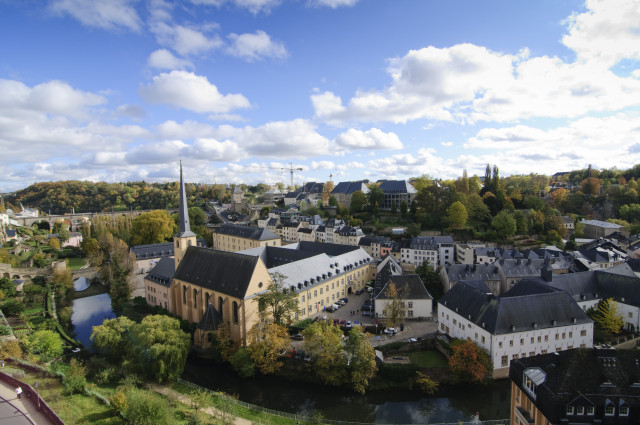 Una vista dall'alto della città vecchia del Lussemburgo / Gtres