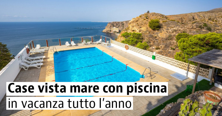 Case in vendita con piscina e vista sul mare