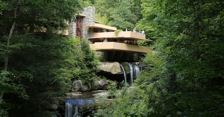 Fallingwater, Mill Run, Pennsylvania (1936-1939) / Wikipedia