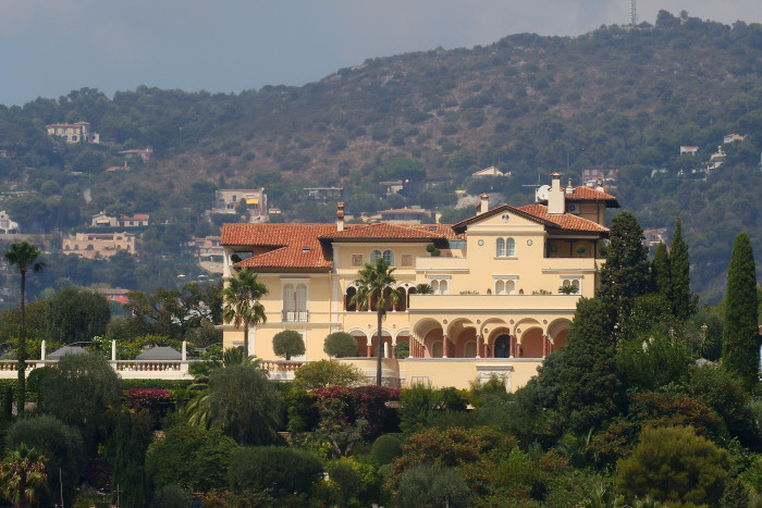 Villa Les Cedres, in vendita a 200 milioni di euro / Gtres