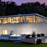 Famola strana: da bunker a casa di lusso (galleria)