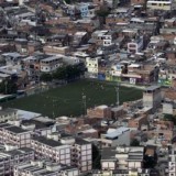 Gli "stadi" delle favelas di rio de janeiro, il "lato b" dei mondiali di calcio brasile 2014 (foto)
