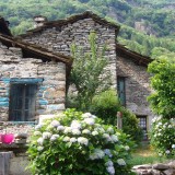 In vendita su ebay un intero borgo alpino situato ai piedi del gran paradiso