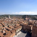 Soggiornare nella città di Romeo e Giulietta, ecco un elegante appartamento nel centro storico di Verona (fotogallery)