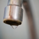 Risparmio idrico in casa, 10 semplici mosse per non sprecare acqua