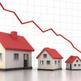 La lenta risalita del mattone: nel 2015 tornano a crescere le compravendite, ancora giù i prezzi