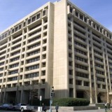 Fmi: "Per tagliare il cuneo fiscale introdurre una moderna tassa sugli immobili"