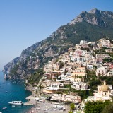 Mercato casa vacanza mare, lago e montagna: qual è la situazione di prezzi e compravendite
