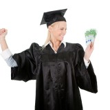 I 10 lavori pagati meglio per neolaureati in Italia: al 2º posto l'analista real estate