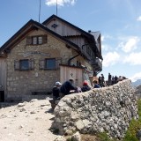 Il rifugio più antico delle Dolomiti sta cercando un nuovo gestore