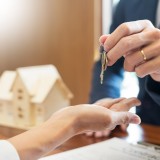 Abitazione principale, casa vacanza o investimento: le scelte d’acquisto degli italiani