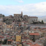 Case a 1 euro a Castiglione di Sicilia: tre progetti per ripopolare il borgo salvandolo dal degrado