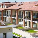 Uno straordinario esempio di cohousing ecosostenibile alle porte di Milano