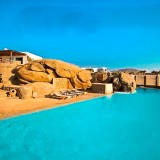 Investire in una bella casa al mare in Grecia? Ecco un'occasione a Mykonos
