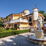 Questo splendido albergo di Agropoli è in vendita su idealista per 1,4 milioni di euro