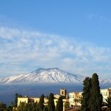 A large number of people in Italy live near active volcanoes