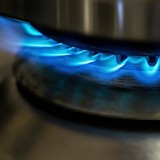 Come risparmiare sulle bollette di luce e gas, un utile vademecum