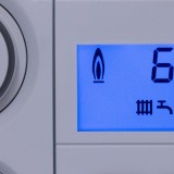 Nuove tariffe Arera: di quanto aumenteranno le bollette di gas e luce nel 2022