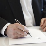 professionista firma contratto di affitto
