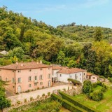 Lucca villa for sale