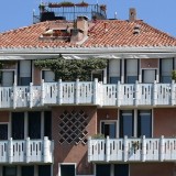 Particolari dei balconi della casa alle Zattere a Venezia