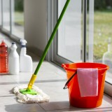 lavare pavimento acqua calda o fredda