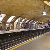 La stazione di Baker Street, considerata la più antica stazione funzionante al mondo