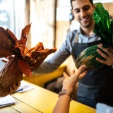 dove si butta la carta dell’uovo di pasqua