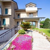 villette bifamiliari con giardino e garage