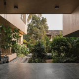 La Residenza Amaltash è una proprietà di 1115 metri quadrati situata a Navsari, nello stato del Gujarat