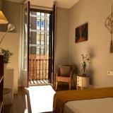 Camera da letto color crema