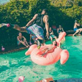 Tuffo in piscina